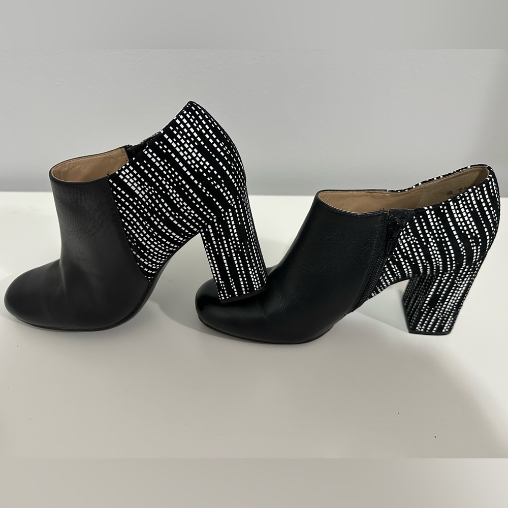 Naturalizer boots, leather & suede, size 8